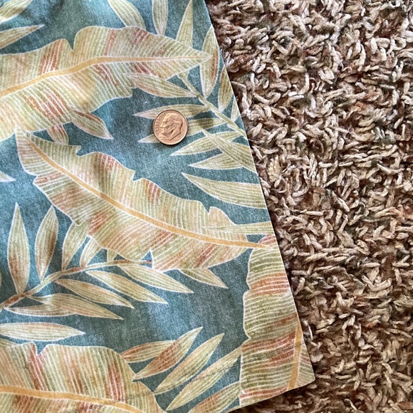 Hawaiian Shirt - Cooke Street - Honolulu - Made in Hawaii - USA - 100% Cotton - Picture 6 of 7